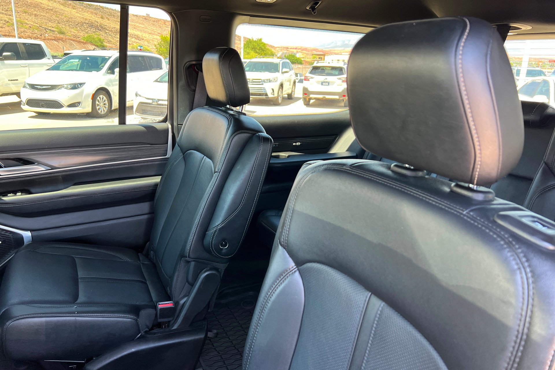 Used 2024 Velvet Red Pearlcoat Jeep Series III image 21