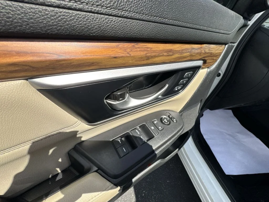 Used 2021  Honda EX-L image 19