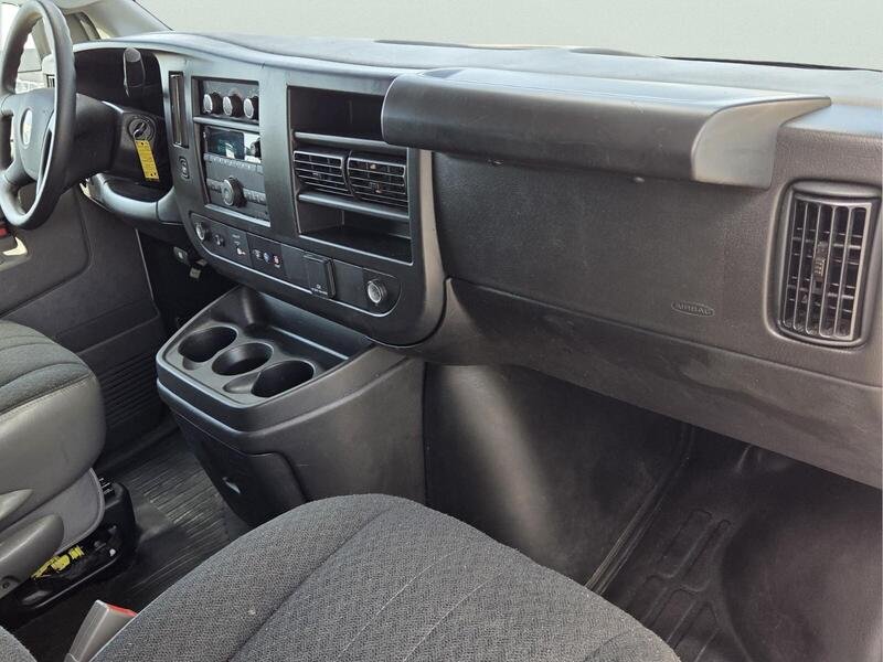 Used 2025 Summit White CHEVROLET RWD 2500 135" image 16