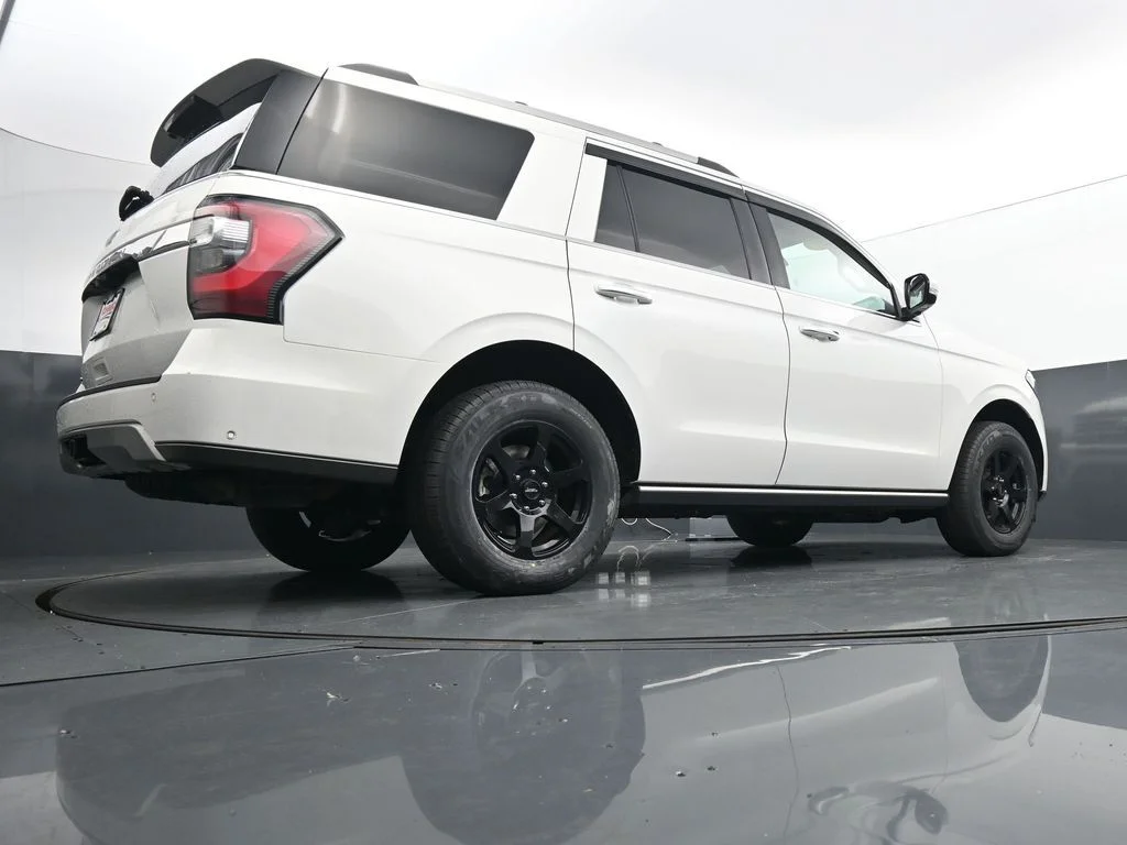 Used 2021 White Ford Limited image 40