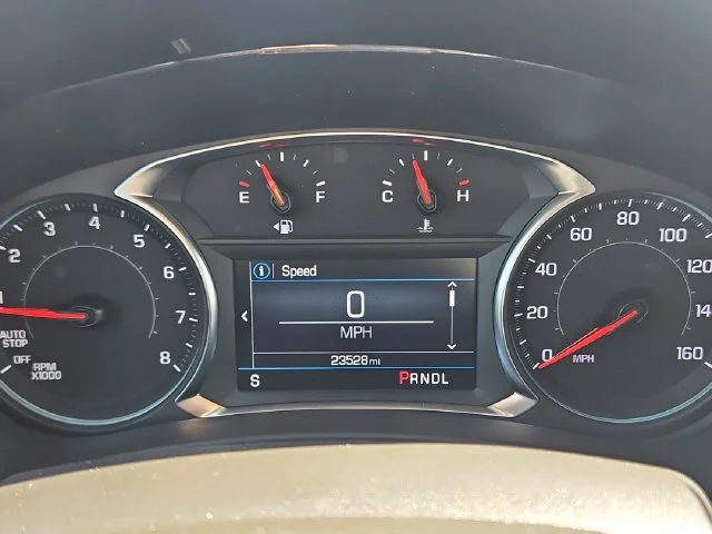 Used 2024 Summit White Chevrolet LT image 15