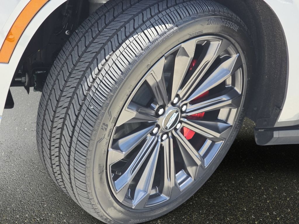 Used 2025 Silver Cadillac V-Series image 38