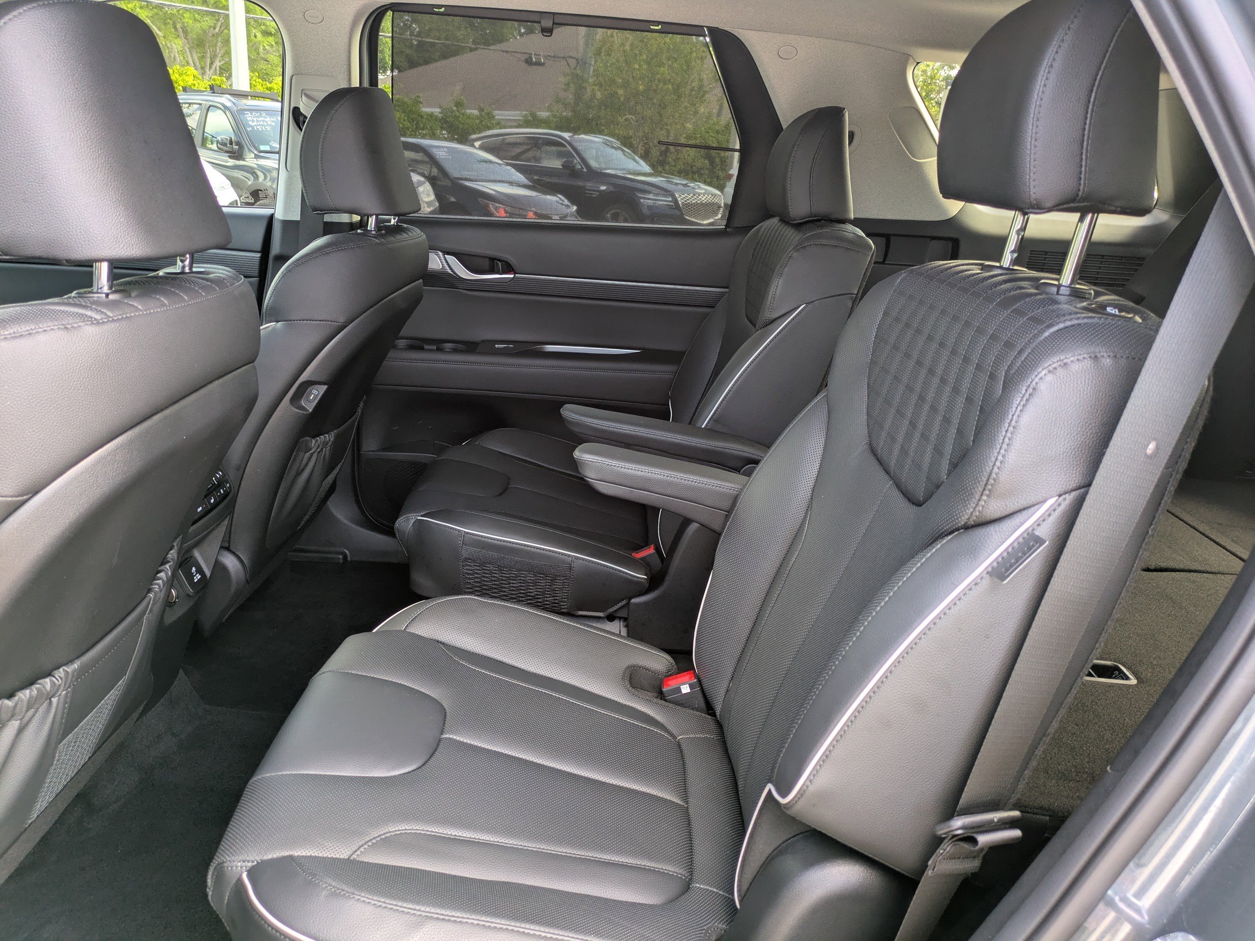 2025 Hyundai Palisade Limited - Photo 16