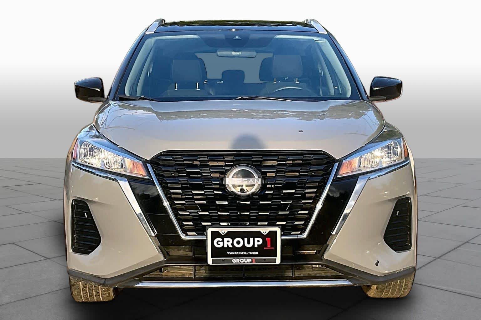 Used 2024 Gray/Super Black Nissan SV image 4