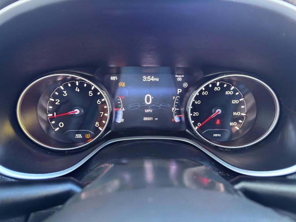 Used 2019 Black Jeep Latitude image 35