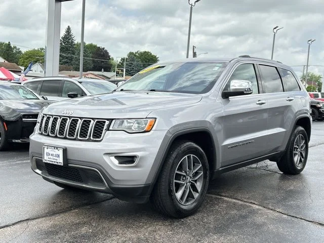Used 2018 Silver Jeep Limited image 5