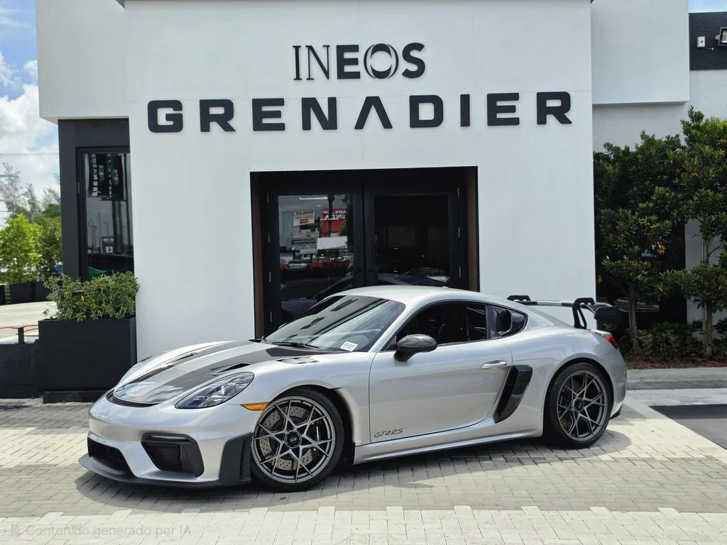 Used 2025 GT Silver Metallic Porsche GT4 RS image 2