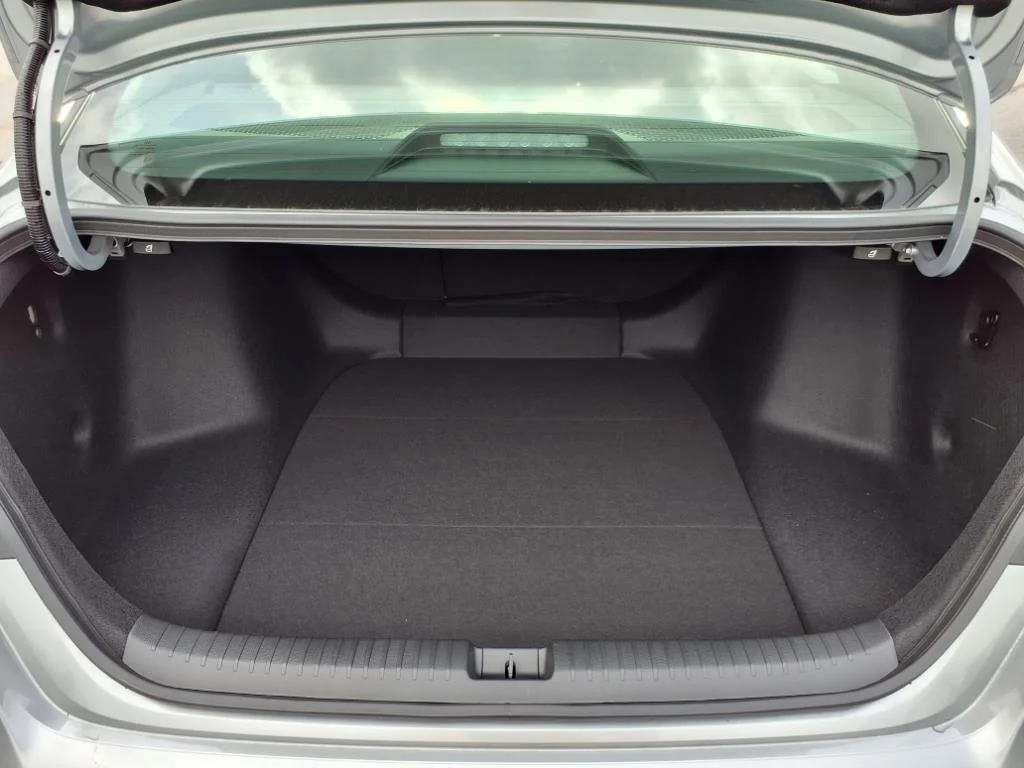 2025 Honda Accord SE - Photo 27