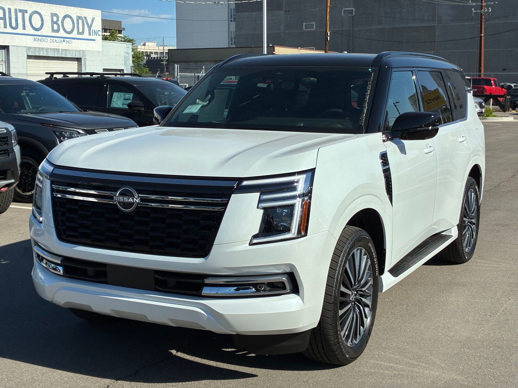 New 2026 Everest White Pearl Tricoat/Super Black Nissan Platinum Reserve image 8