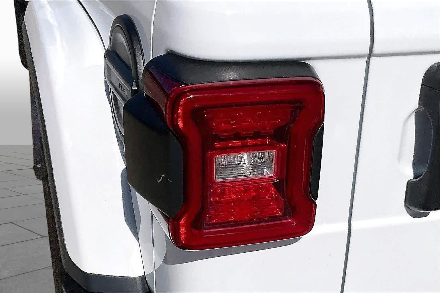 Certified Used 2024 Bright White Clearcoat Jeep Sahara image 28