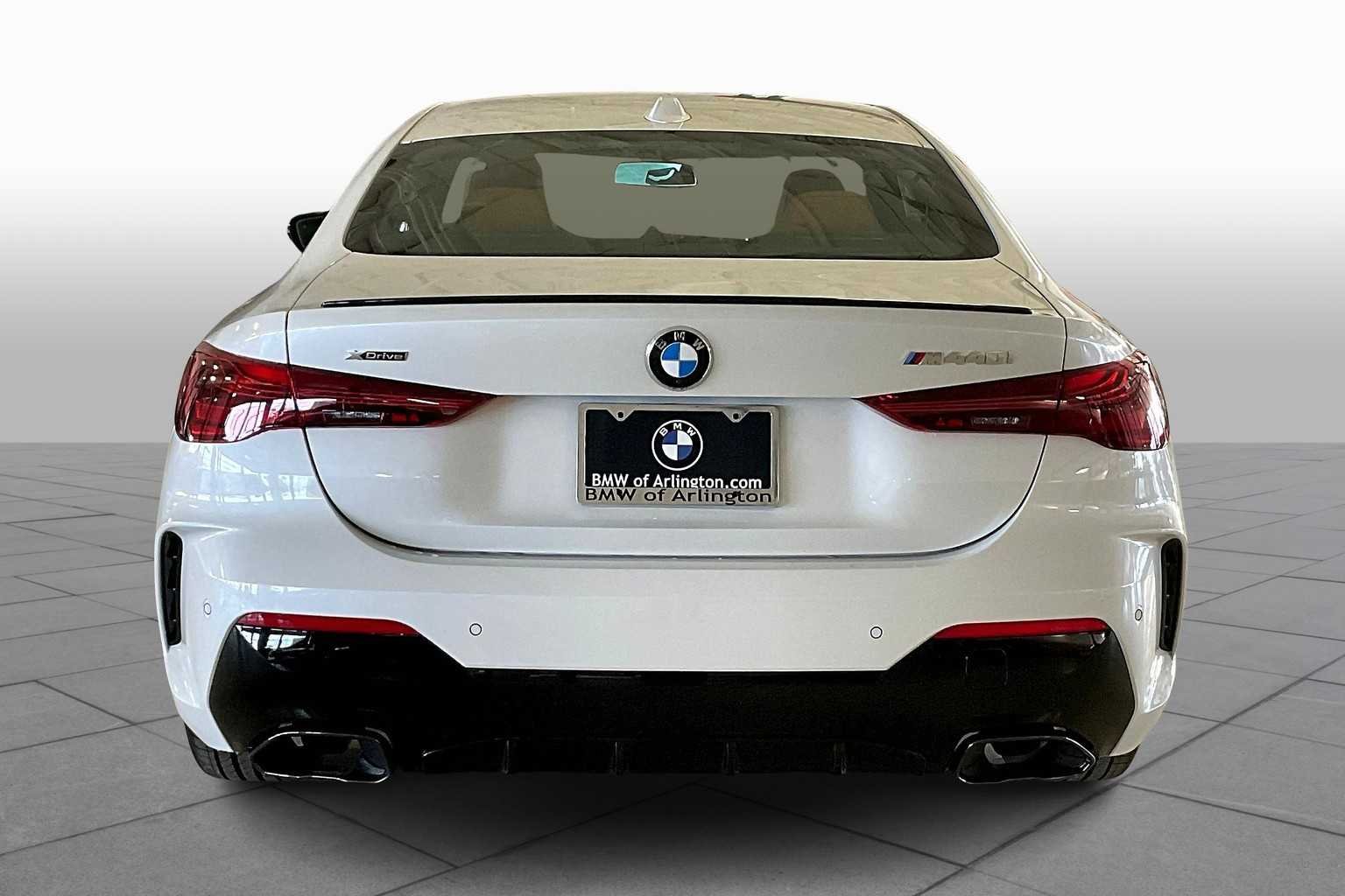 Used 2026 Mineral White Metallic BMW M440i xDrive image 4