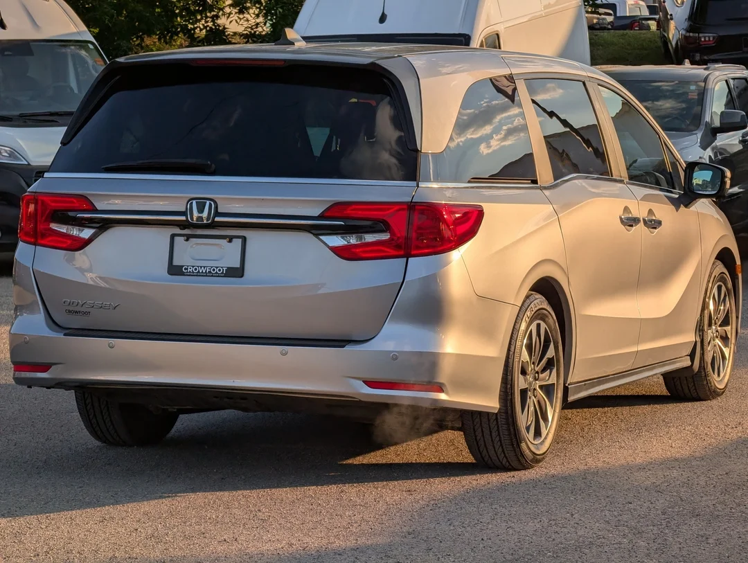 Certified Used 2022 Grey Honda EX-L NAV - - FWD - Power Sliding Doors & Liftgate - Sunroof - Leather - Heated Seats & More! image 8