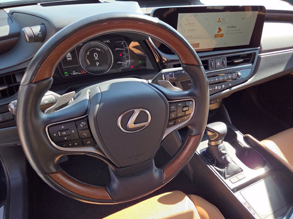 Certified Used 2025 NIGHTFALL MICA Lexus 300h Ultra Luxury image 36