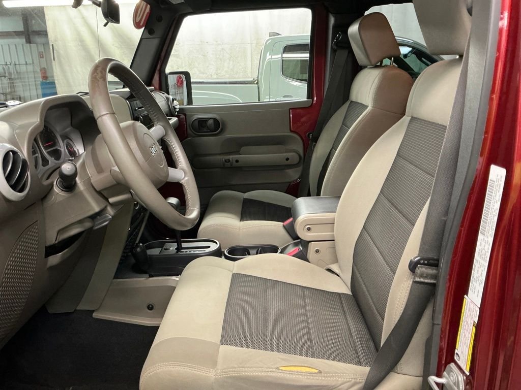 Used 2010  Jeep Unlimited Sahara image 13