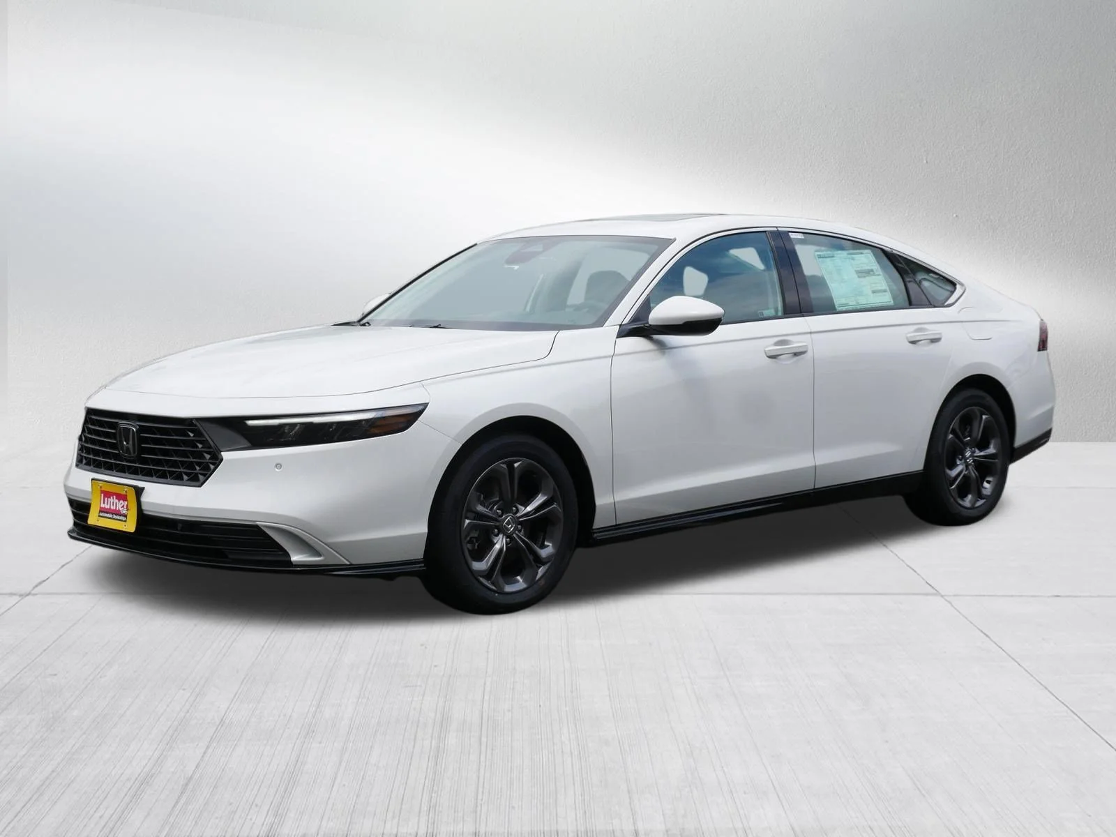 New 2026 Platinum White Pearl Honda EX-L image 3