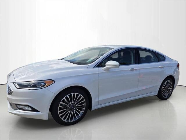 Used 2017 White Platinum Metallic Tri-Coat Ford SE image 9