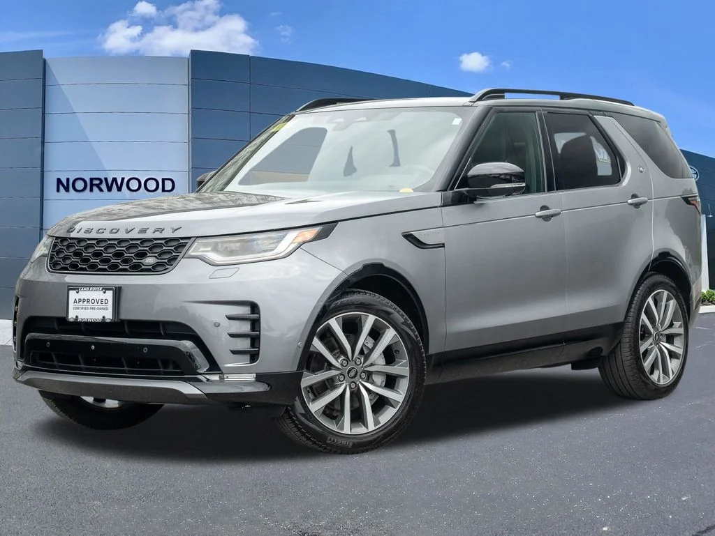 Used 2025 Gray Land Rover Dynamic SE image 1