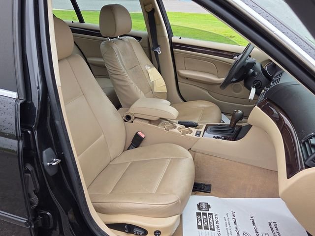 Used 2005  BMW 330i image 15