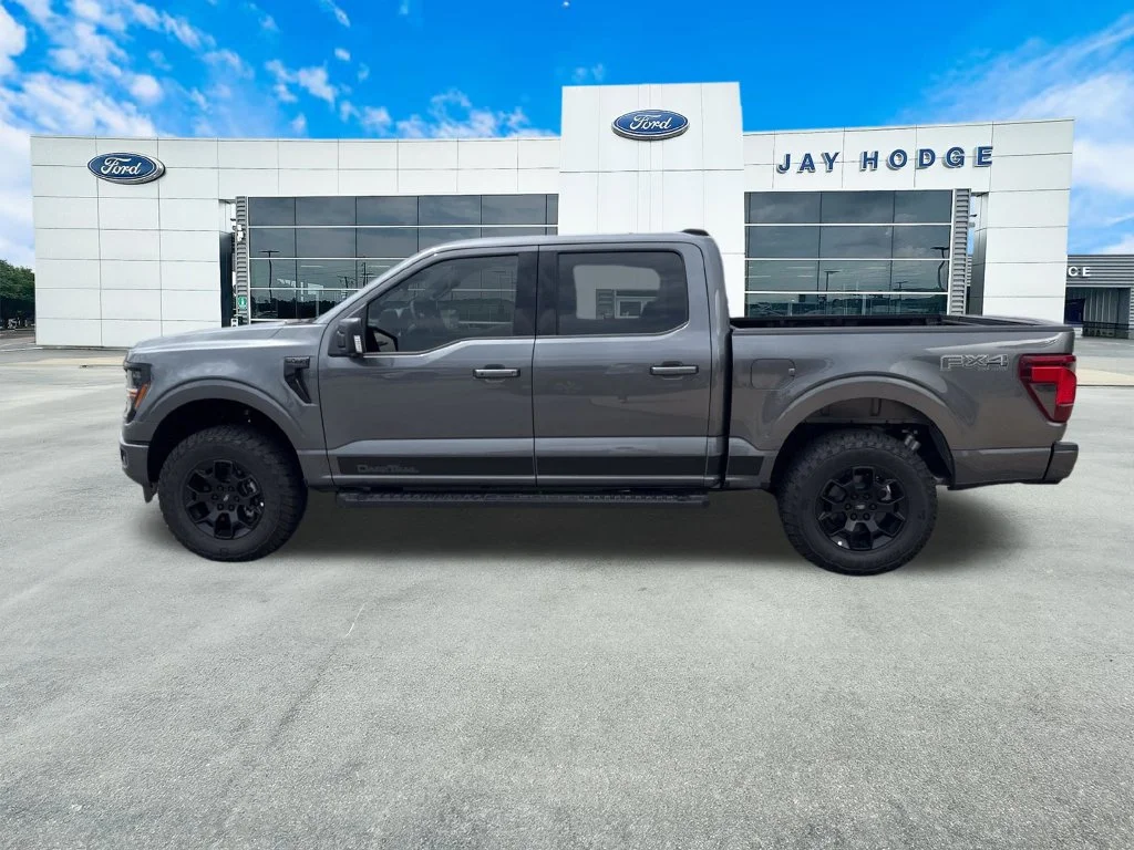 New 2026 Carbonized Gray Metallic Ford XLT image 3