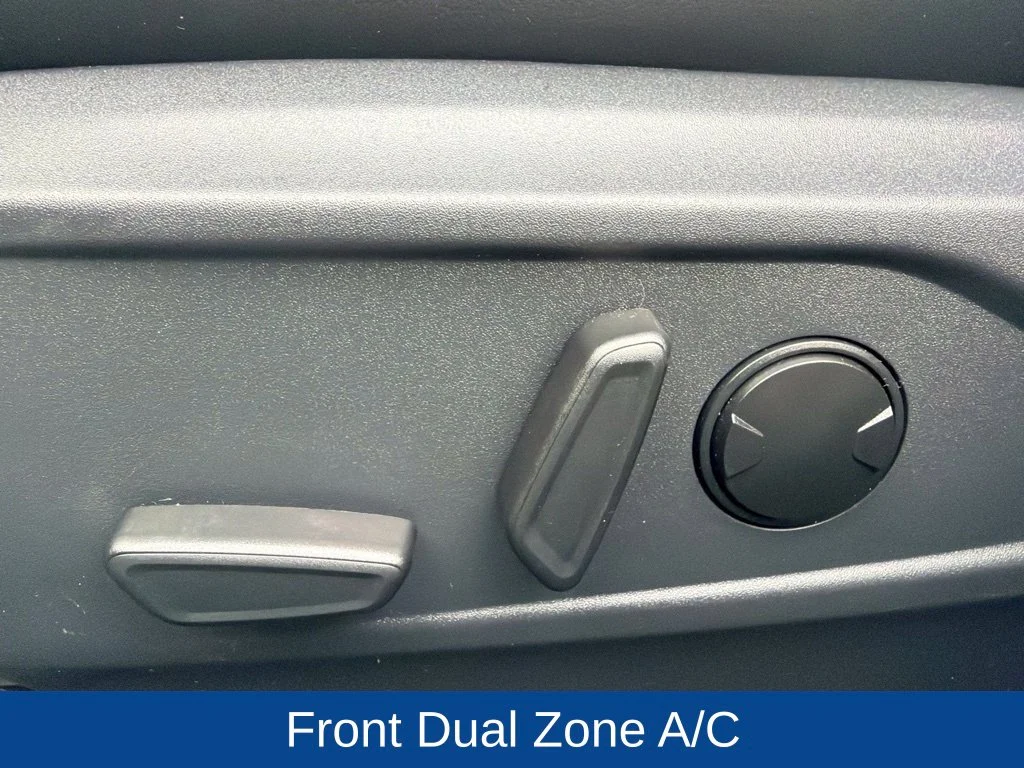 Used 2024 Vapor Blue Metallic Ford Select image 18