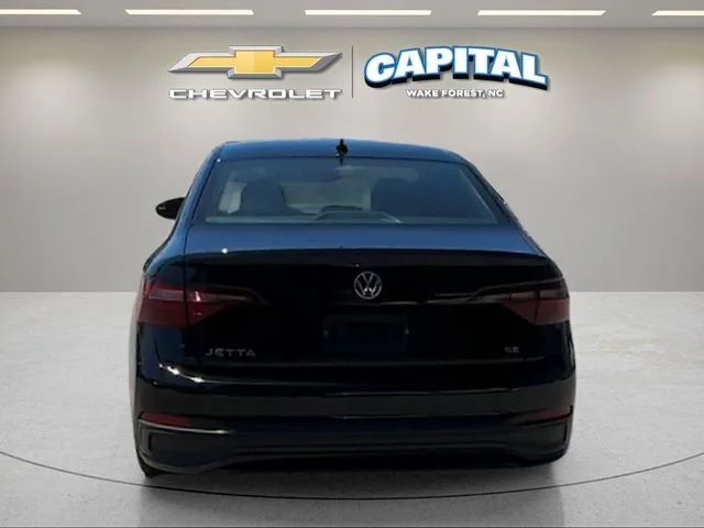 Used 2023 Black Volkswagen 1.5T SE image 4