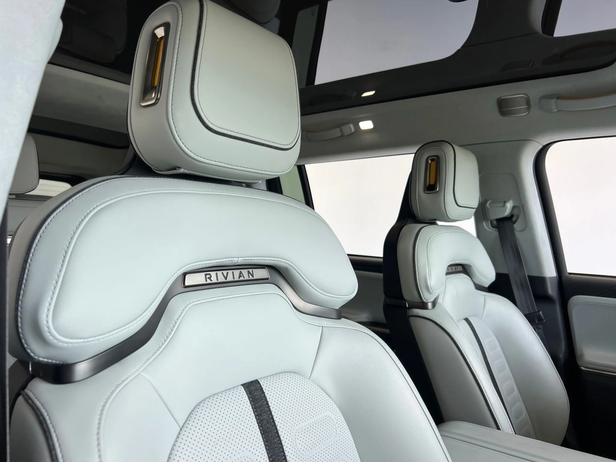 Used 2024 Blue Rivian Adventure image 15