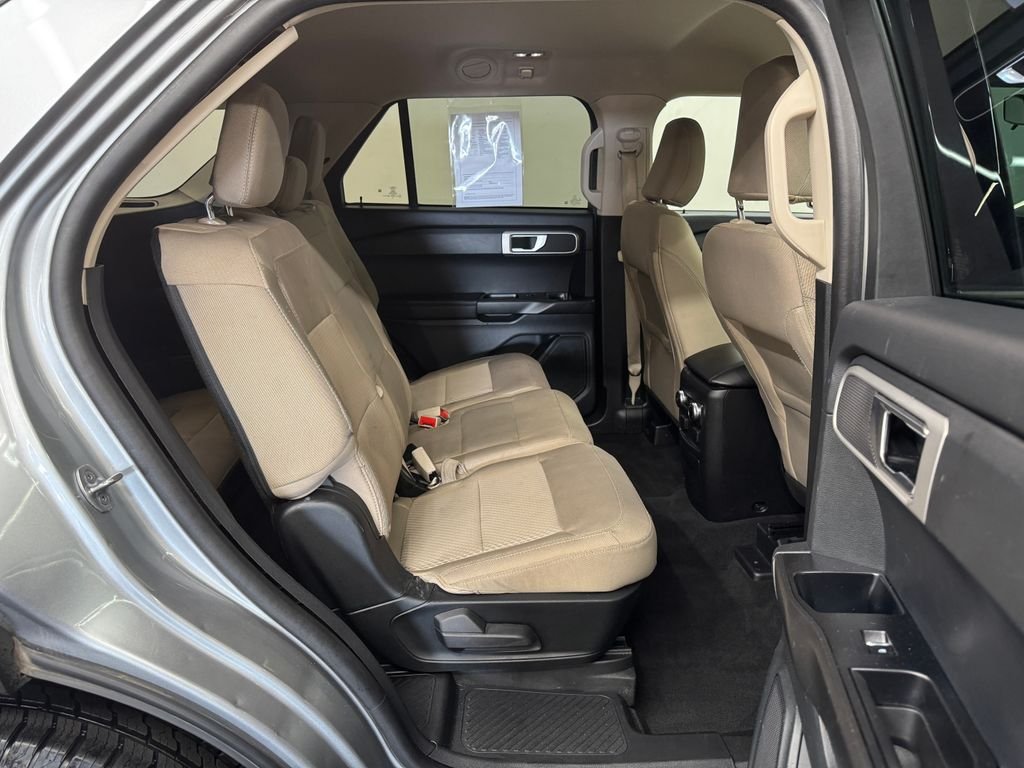 Used 2023 Silver Ford Base image 28