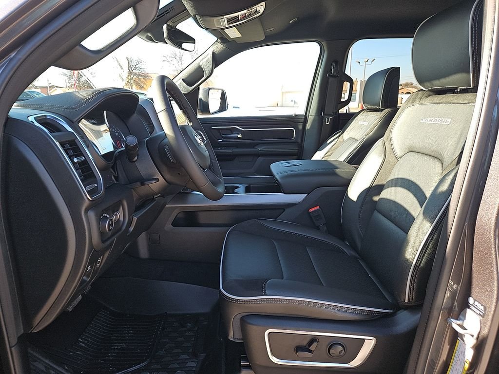 New 2026 Granite Crystal Metallic Clear-Coat Exterior Paint RAM Laramie image 15
