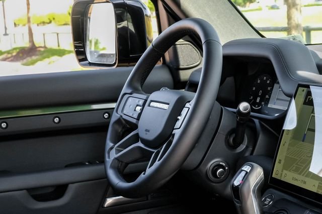 New 2026 Woolstone Green Metallic Land Rover X-Dynamic SE image 18
