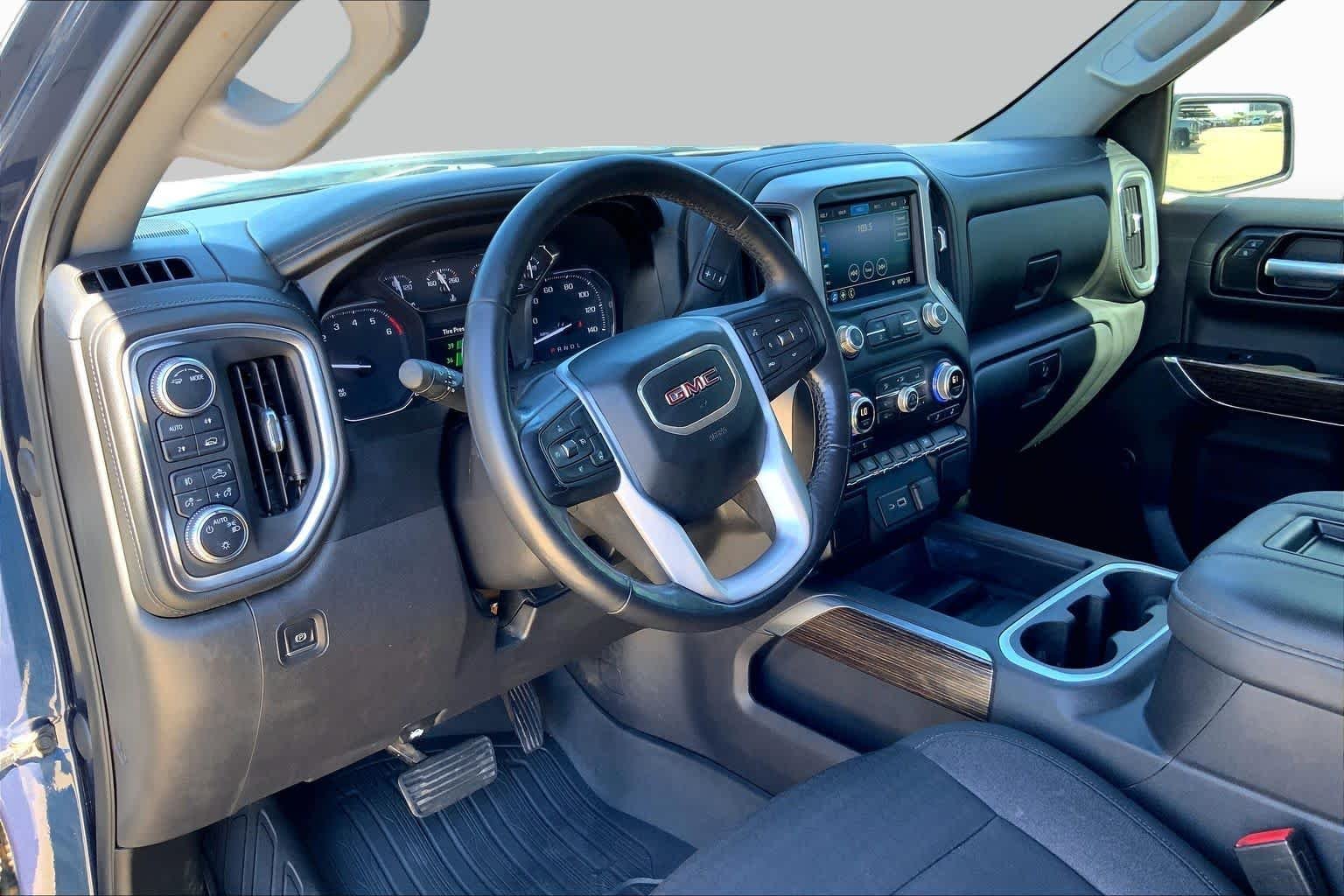 Used 2021 Pacific Blue Metallic GMC Elevation image 16