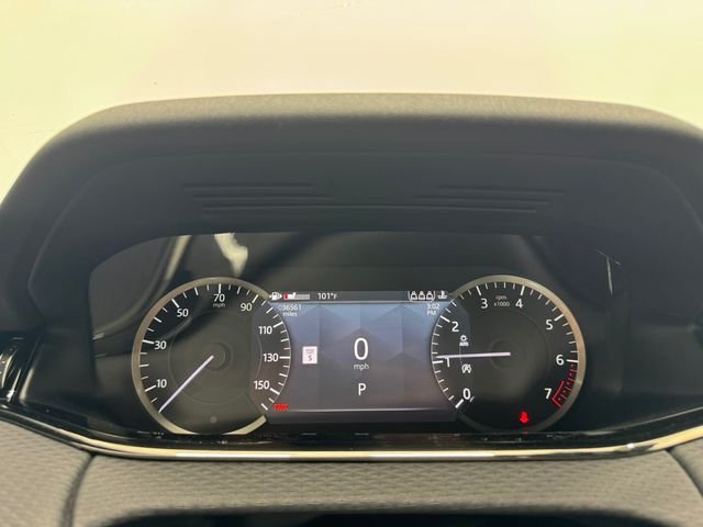 Used 2023 Fuji White Land Rover Dynamic image 2