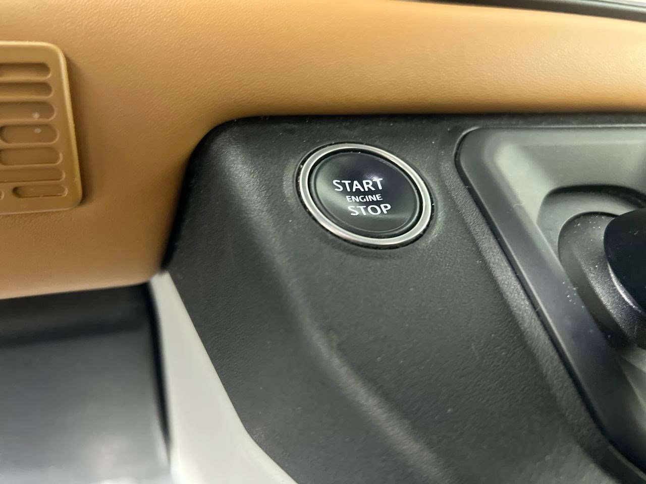 2023 Land Rover Defender SE - Photo 21
