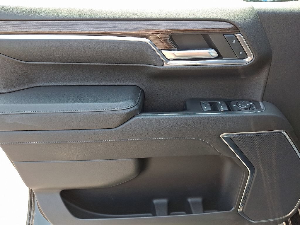 Used 2023 Black Chevrolet LT (2FL) image 13
