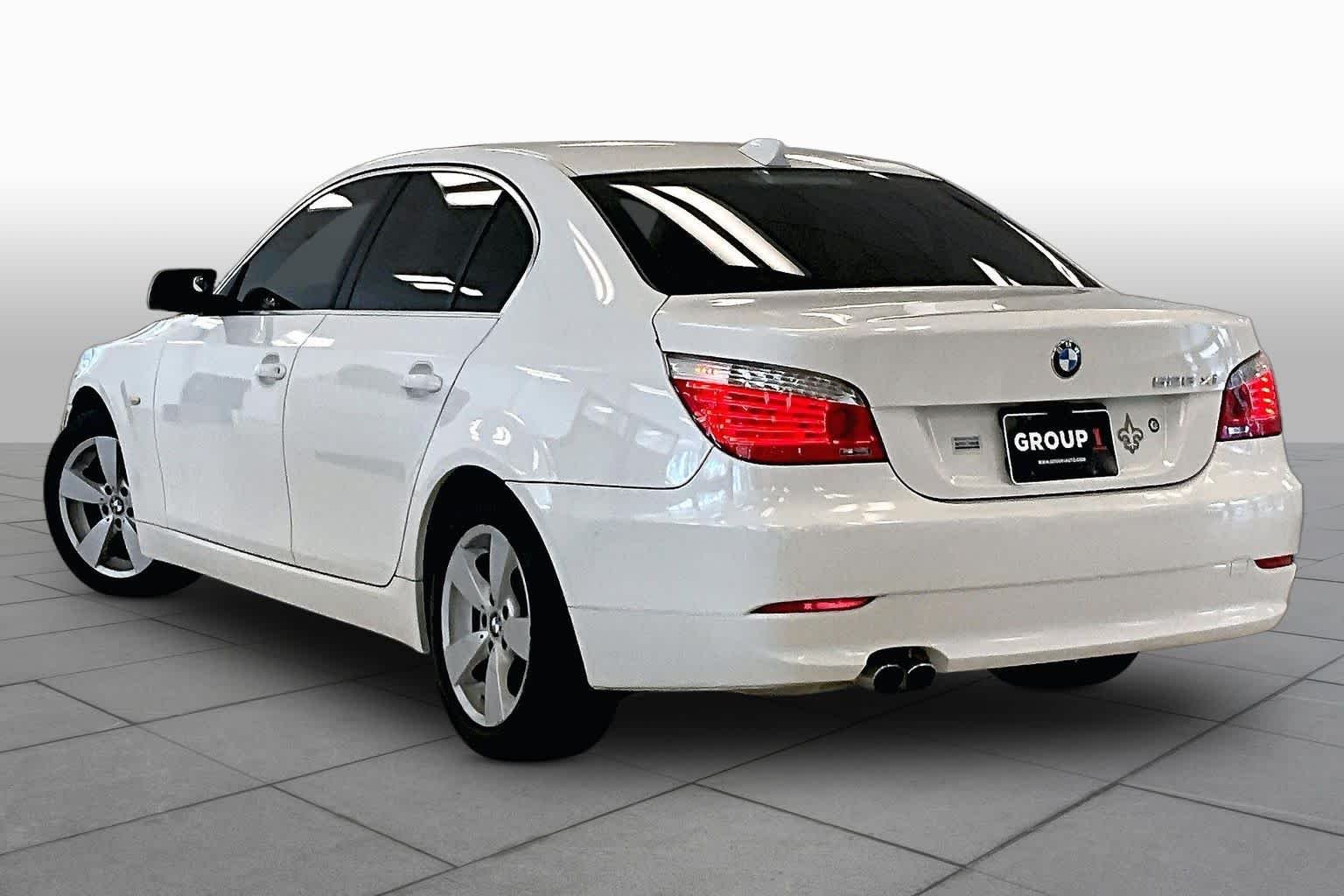 Used 2008 Alpine White BMW 528xi image 10