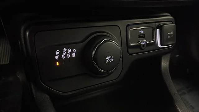 Used 2022 Slate Blue Jeep Latitude image 32