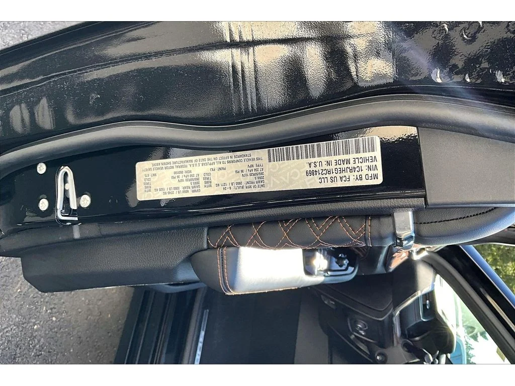 Used 2024 Black Jeep Summit image 31
