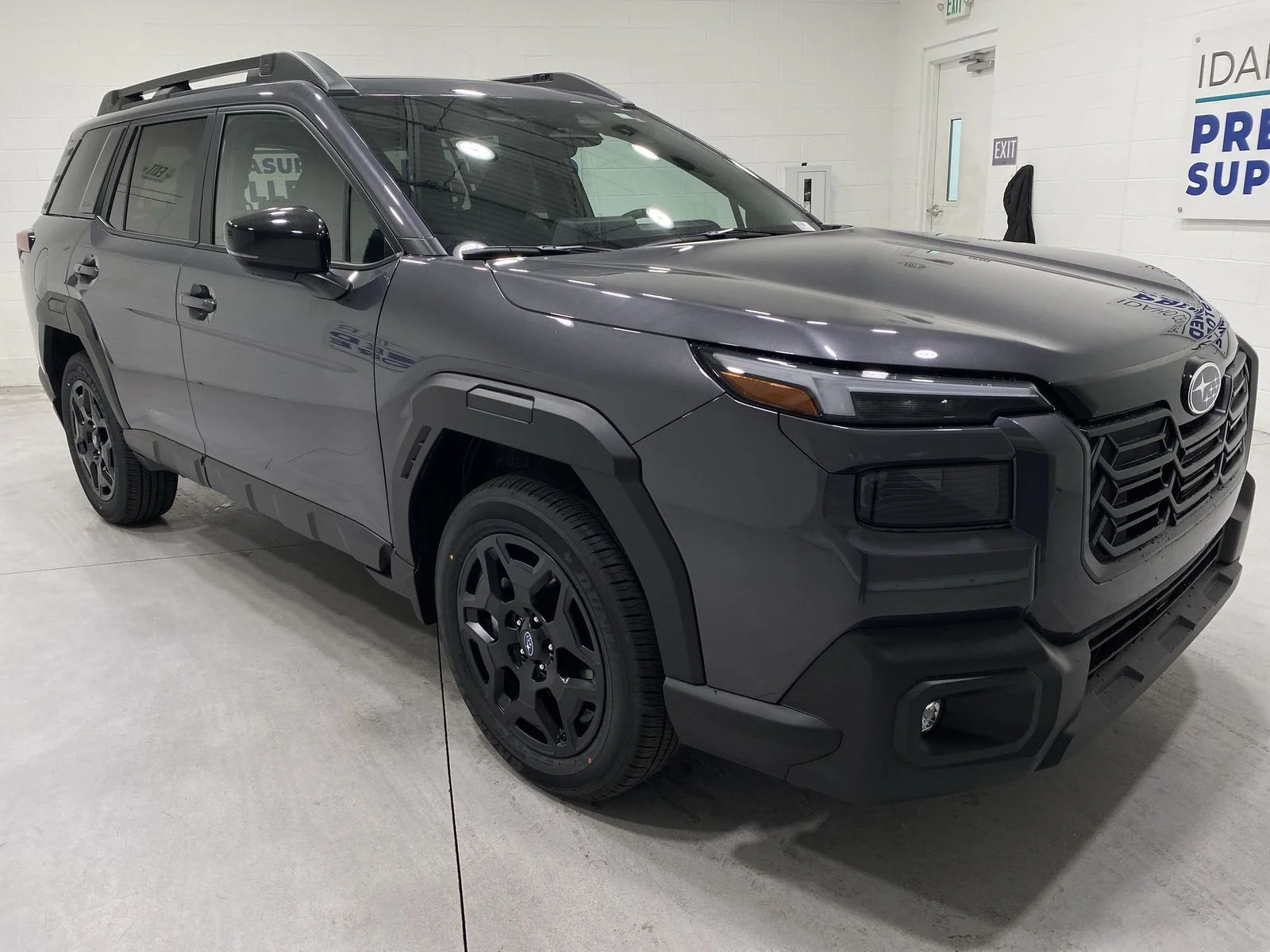 New 2026 MAGNETITE GRAY METALLIC Subaru Limited image 2