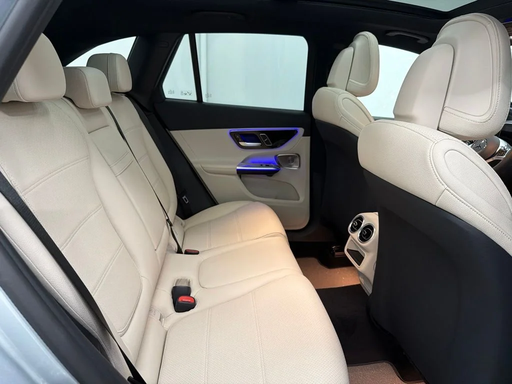 New 2027 Silver Mercedes-Benz GLC 300 image 26