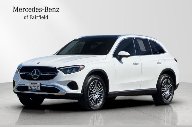 2026 Mercedes-Benz GLC 300 photo 2