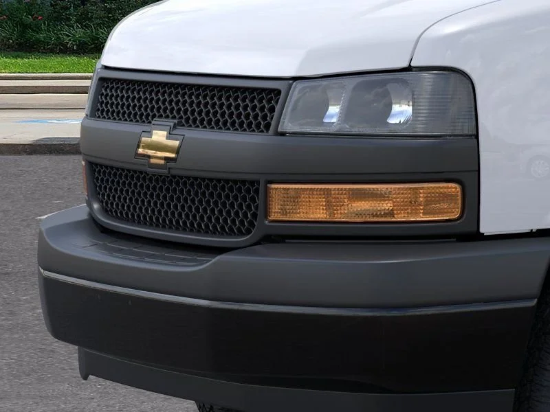 New 2026 Summit White Chevrolet 2WT image 13