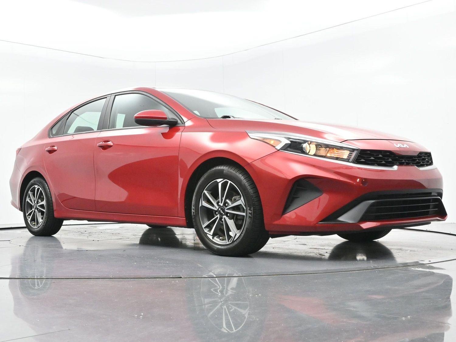 Used 2022 Currant Red Kia LXS image 38