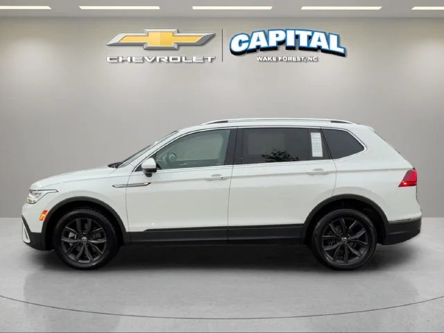 Used 2024  Volkswagen 2.0T SE image 2
