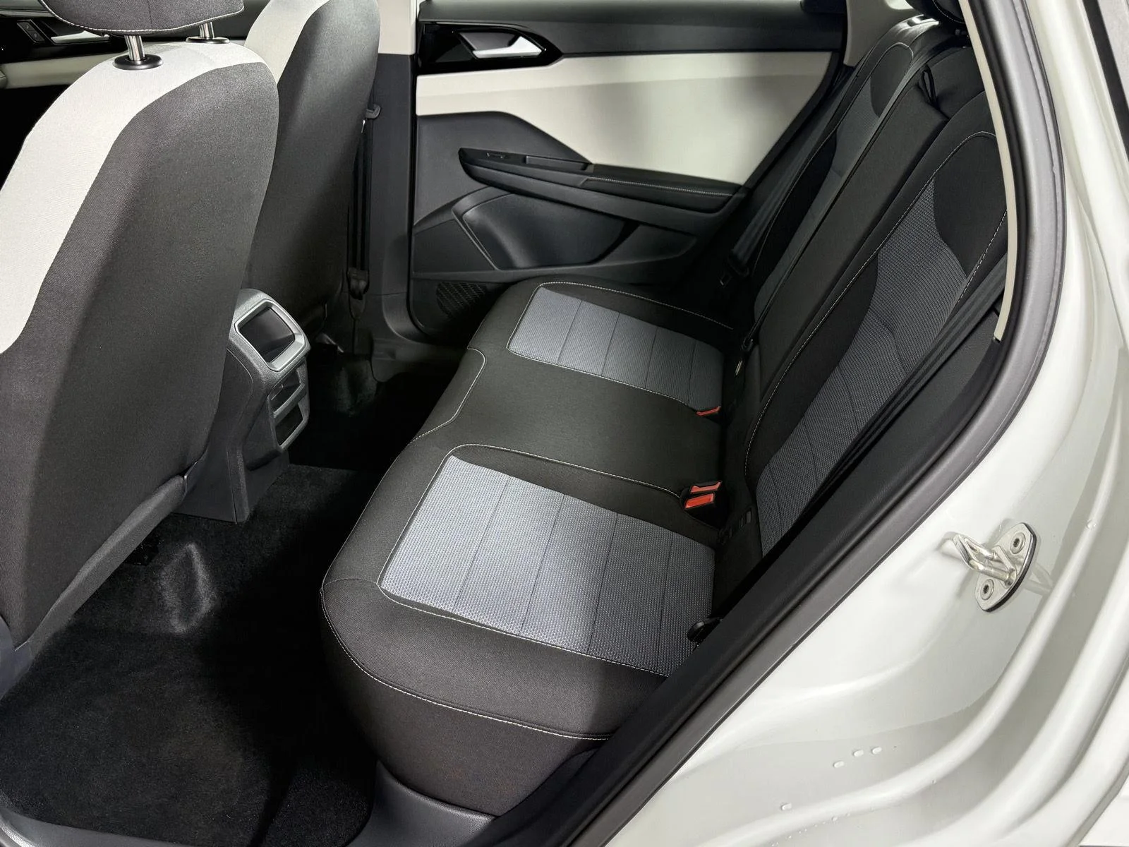 New 2027 Pure White Volkswagen S image 20