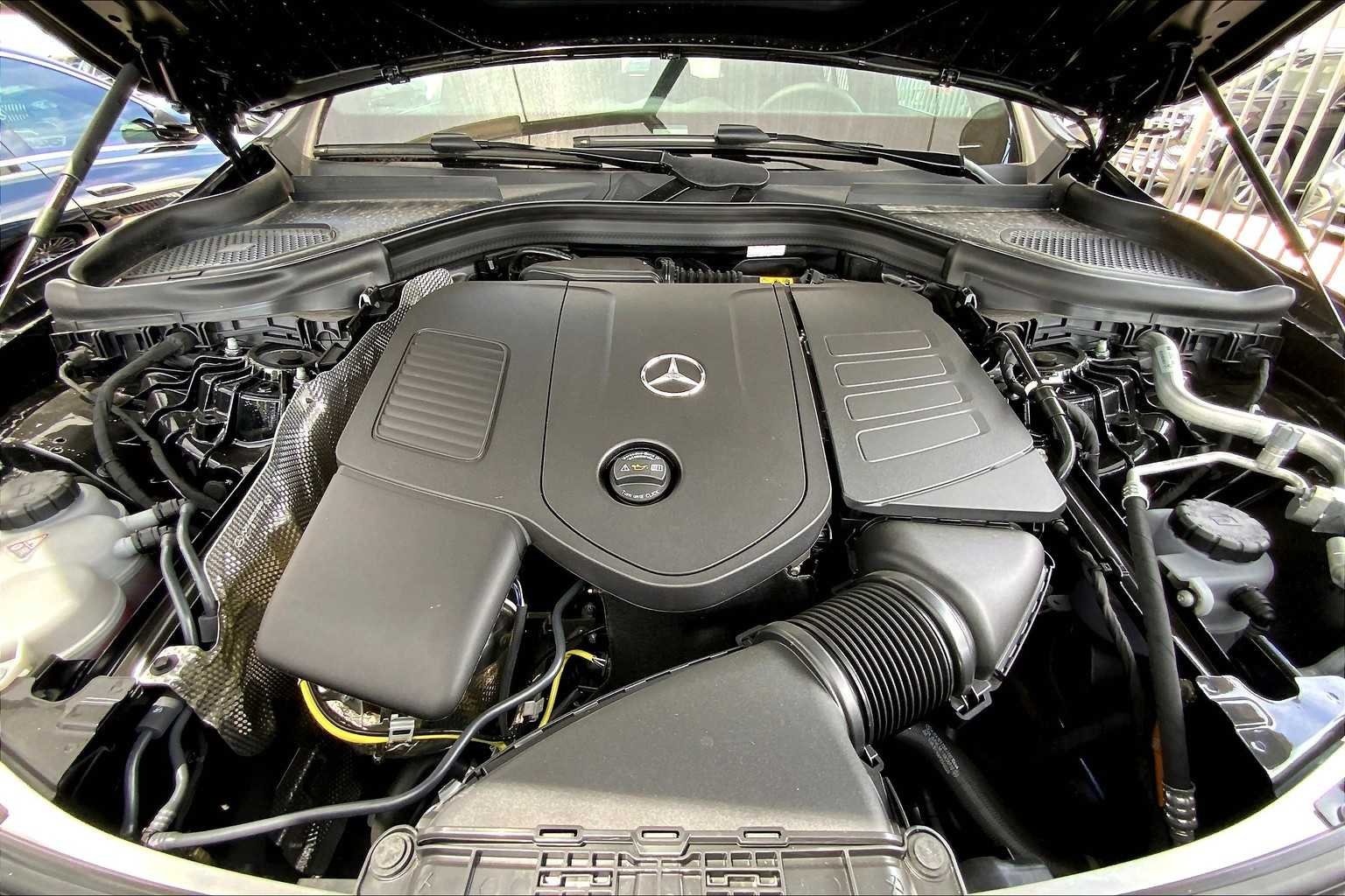 2025 Mercedes-Benz GLC Base - Photo 18