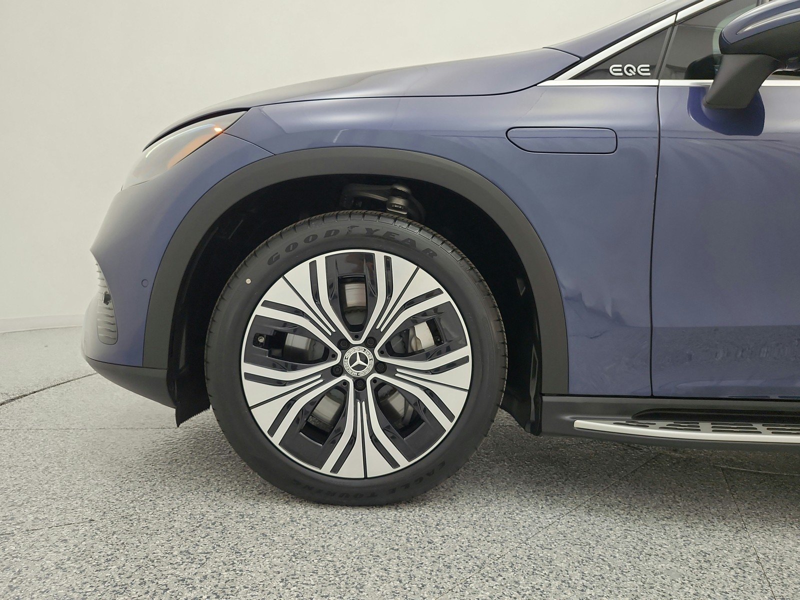 Certified Used 2023 Twilight Blue Metallic Mercedes-Benz EQE 350 4MATIC® SUV image 17