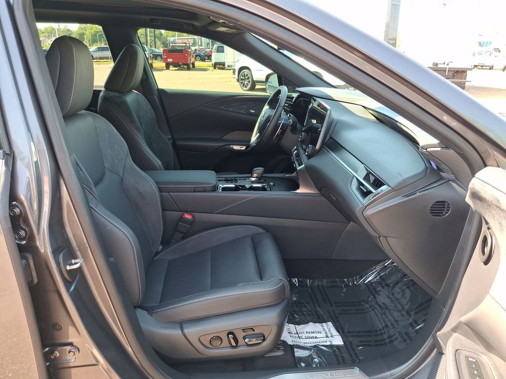 Certified Used 2025 CLOUDBURST GRAY Lexus 450h+ Luxury image 25