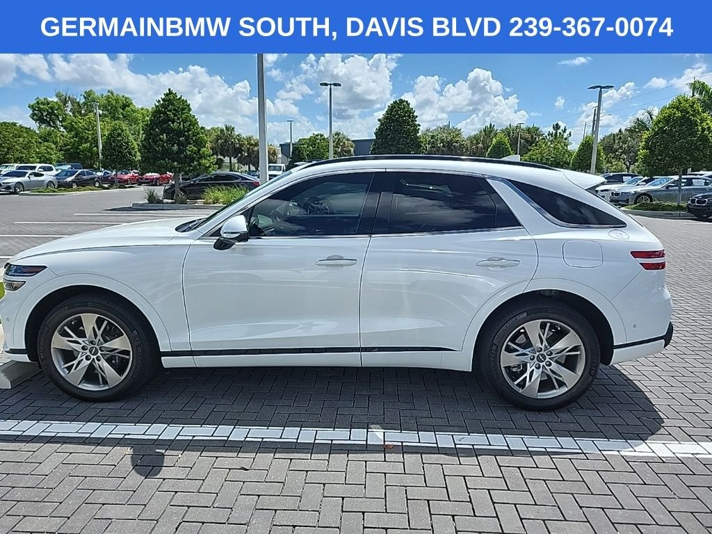 Used 2022 White Genesis 3.5T Sport image 3