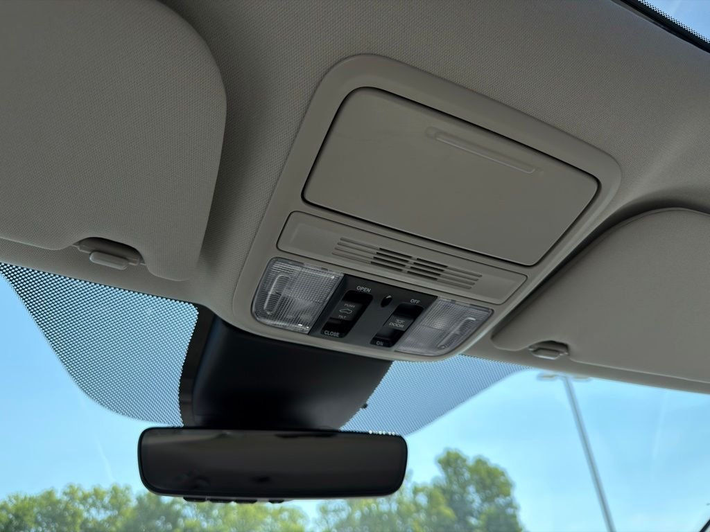 2025 Honda Odyssey EX-L - Photo 14