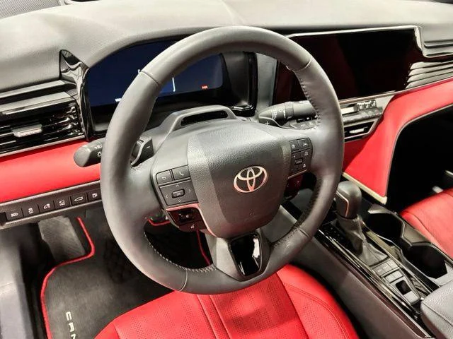 Used 2025 MIDNIGHT BLACK METALLIC Toyota  image 15