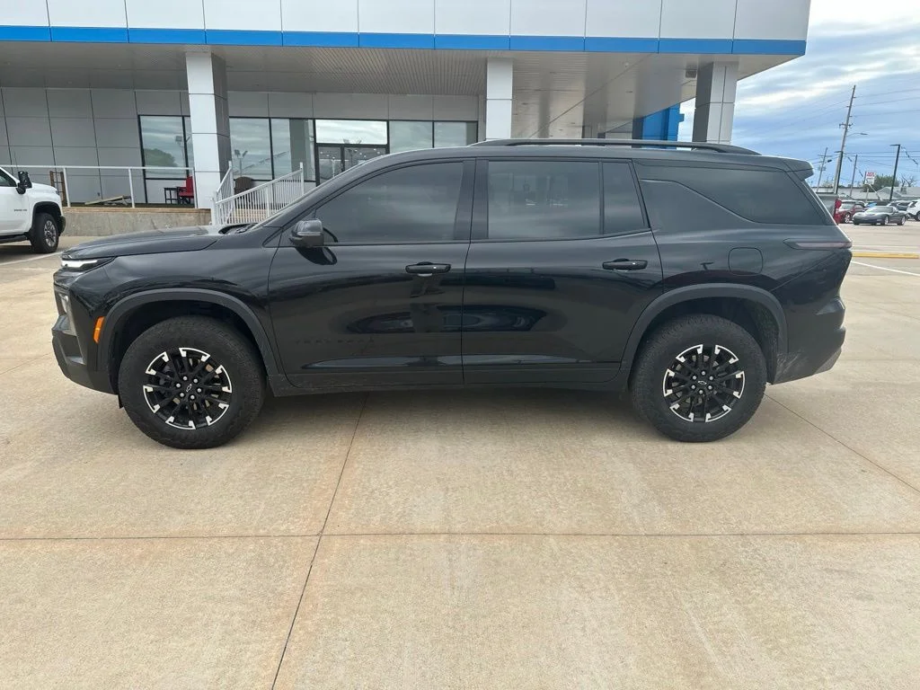 Used 2024 Black Chevrolet Z71 image 31